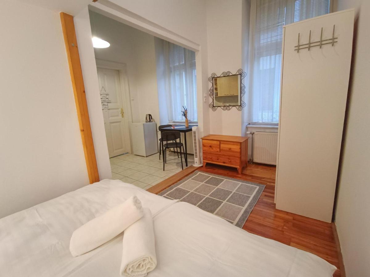 R172 Elitehost Raday Studio Apartment บูดาเปสต์ ภายนอก รูปภาพ