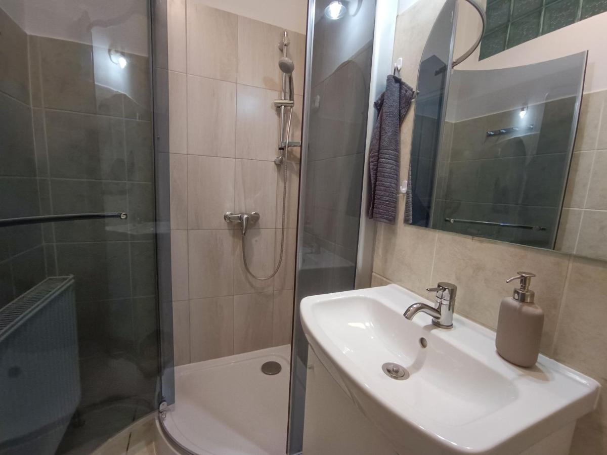 R172 Elitehost Raday Studio Apartment บูดาเปสต์ ภายนอก รูปภาพ
