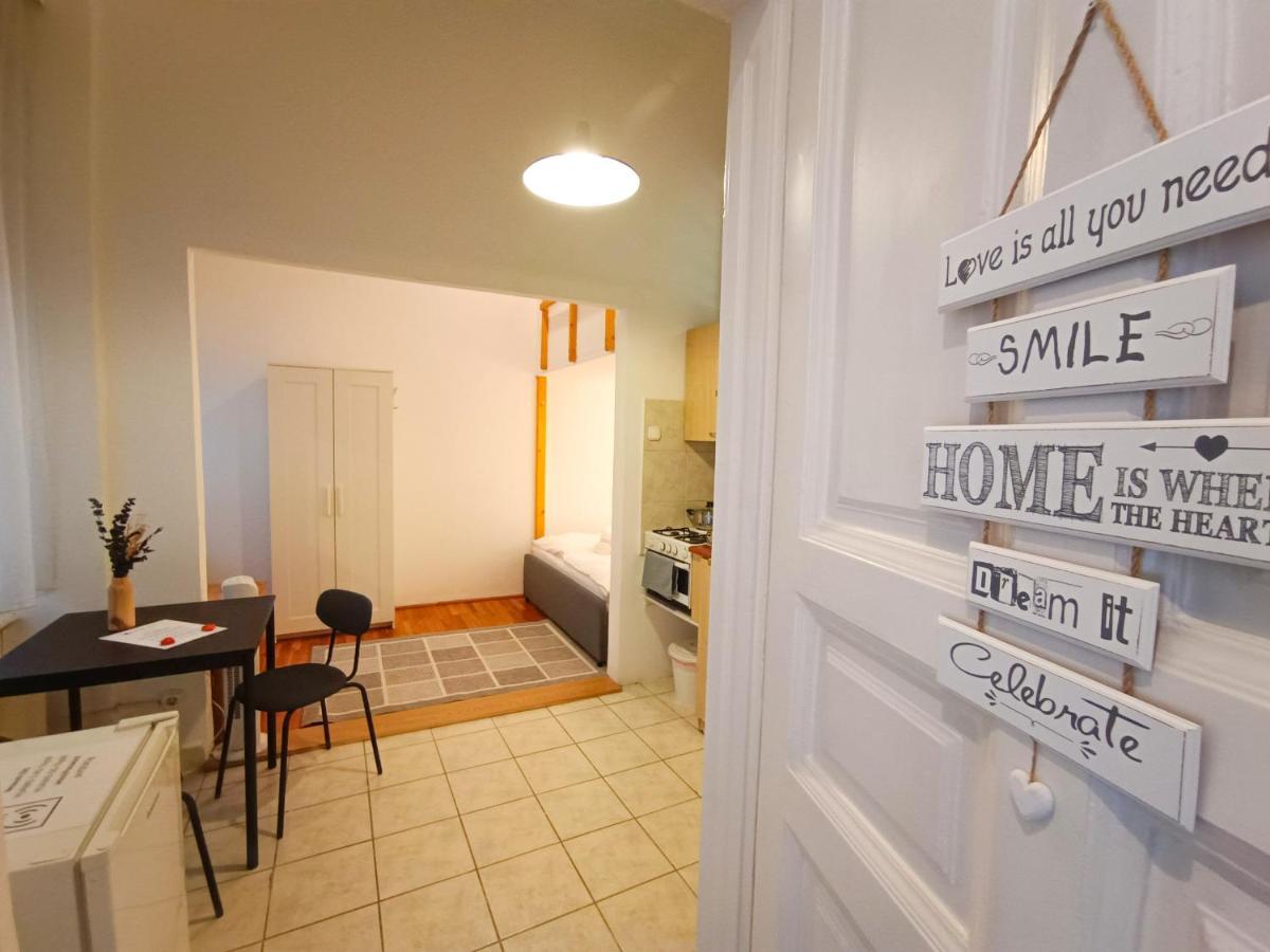 R172 Elitehost Raday Studio Apartment บูดาเปสต์ ภายนอก รูปภาพ