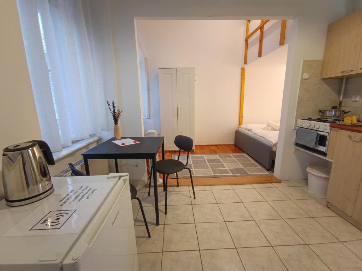 R172 Elitehost Raday Studio Apartment บูดาเปสต์ ภายนอก รูปภาพ